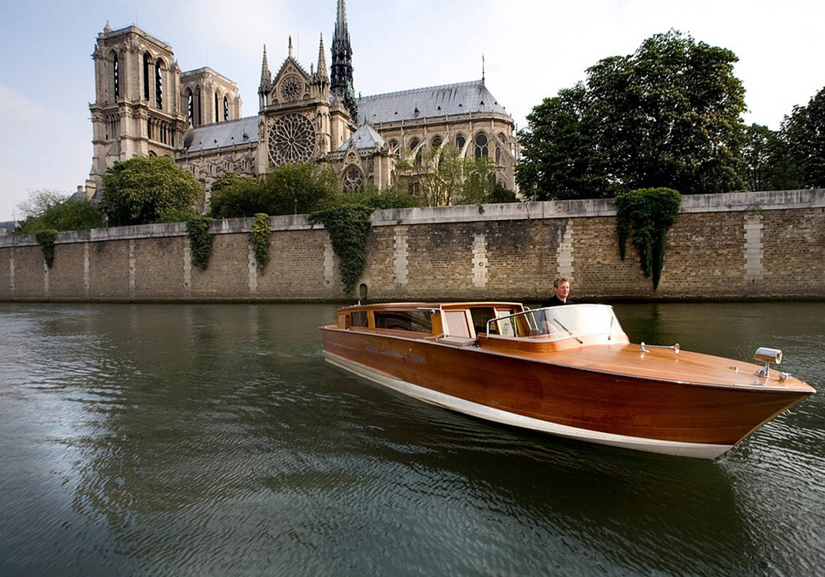 yacht on the seine